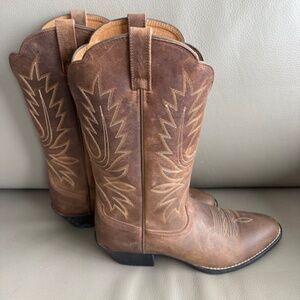 ARIAT Women's sz 8.5B Western Cowboy style leather boots deco stitching